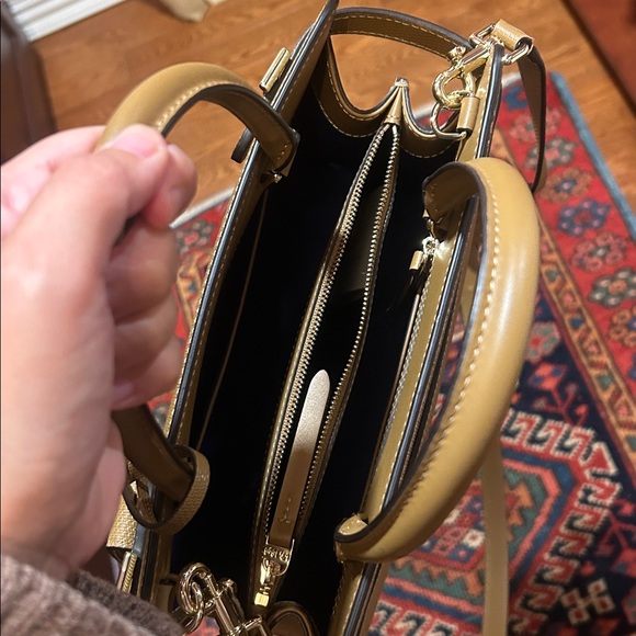 Le Tanneur Tan Grained Leather Handbag Medium - Picture 5 of 10